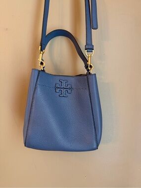 TORY BURCH McGraw Small 2way Leather Logo Hand Tote Bucket Bag Blue Crossbody